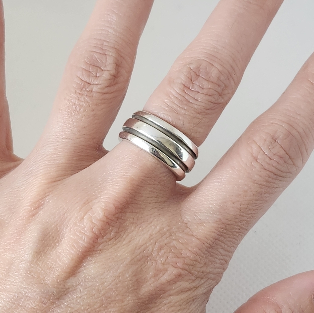 Tiffany & Co Sterling Silver Atlas Groove Ring Band Size 5